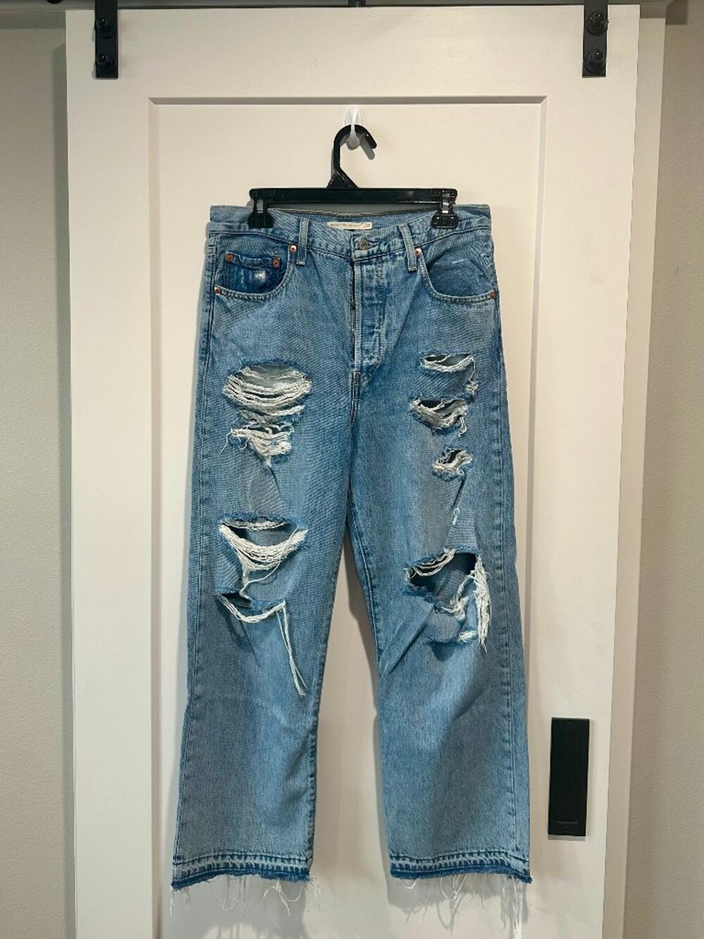 Levi’s Ribcage Straight Ankle Jeans 31 High Rise Distressed Raw Hem